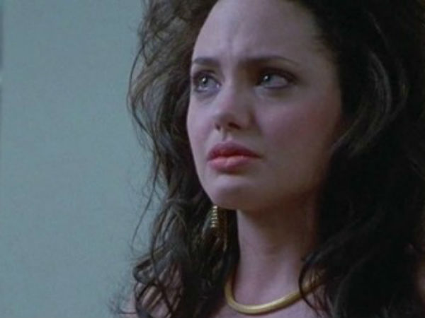 ఫారిన్ వెళ్లాడు