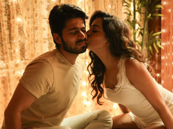 నాతో కలిసి పడుకోవడం లేదు