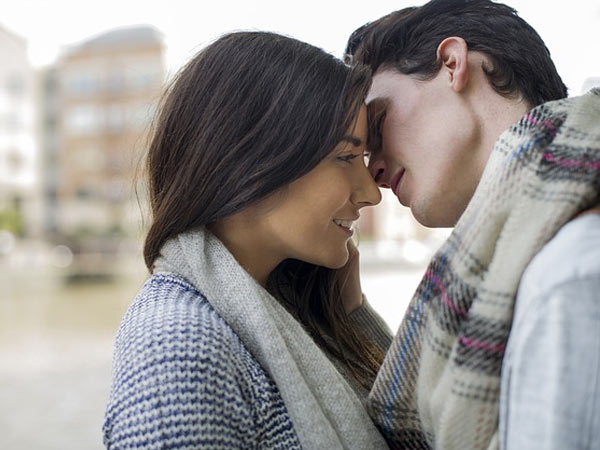 కాలు కింద పెట్టనిచ్చేవాడుకాదు