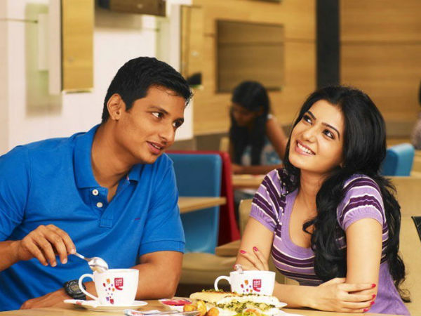 బాత్రూమ్ లోకి వెళ్లింది