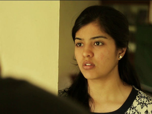 పదకొండు మంది అమ్మాయిలతో..