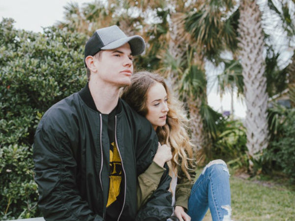 సపోర్ట్ ఇచ్చేవాడు