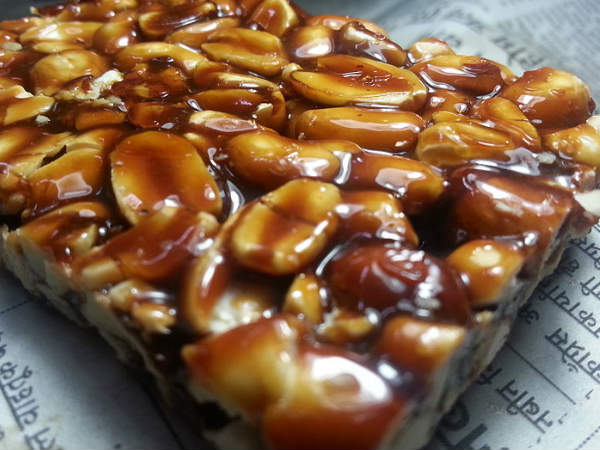 1. బెల్లంతో తయారు చేసే స్వీట్ కాండీ (చిక్కి) 