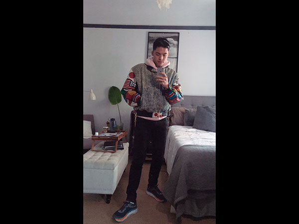 ఆ పువ్వులు తనకోసం కాదని తెలుసుకున్నాడు … 