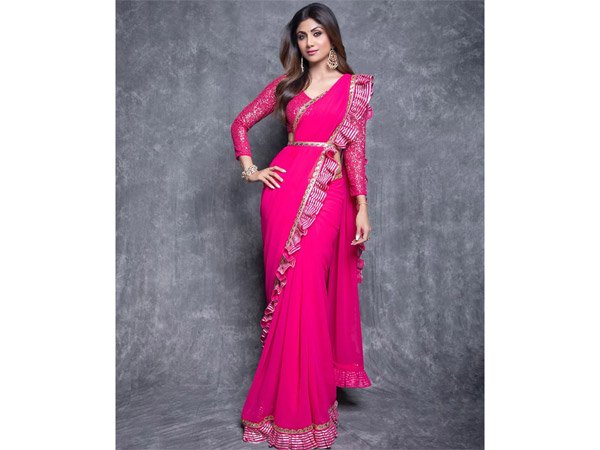 2) శిల్పాశెట్టి..