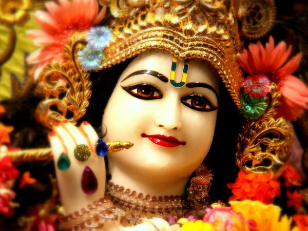 తాళ్లపాక అన్నమాచార్యులు ఒక కీర్తనలో ఇలా..