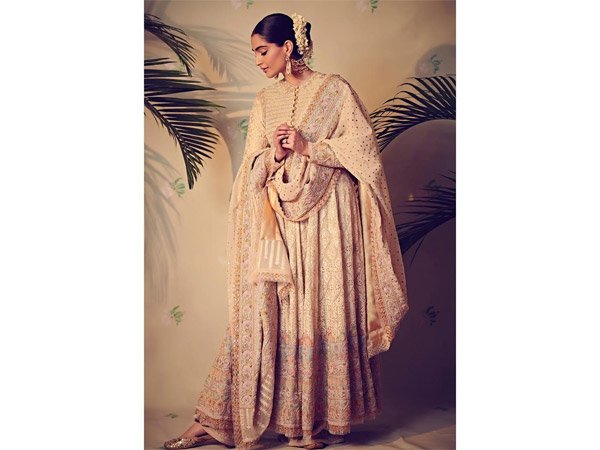 7) సోనమ్ కపూర్..