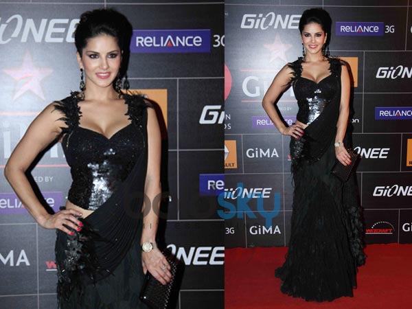 1) సన్నీ లియోన్..