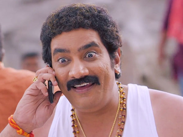 11.పబ్లిక్ బస్సులో లేదా రైలులో విండో సీటు దొరికితే..