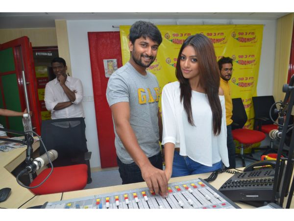 3. రేడియోలో మీకు ఇష్టమైన పాటను ప్లే చేయండి..