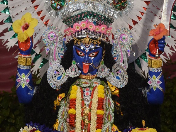 10) అభయ్ ముద్ర మరియు ఆశీర్వాదం..