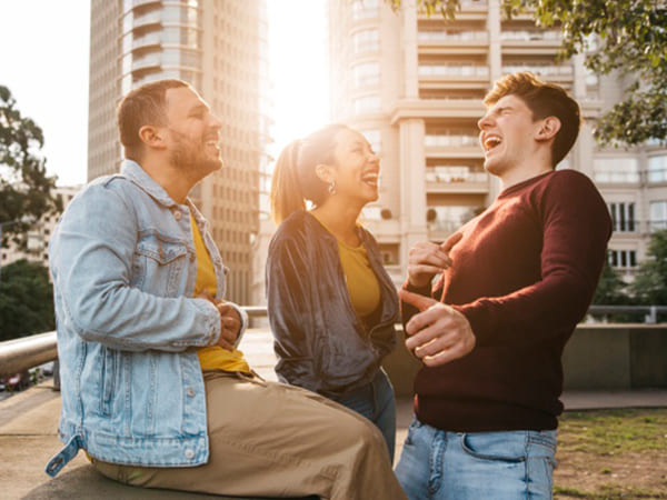 5) పాజిటివ్, నెగిటివ్ కు ఎప్పుడూ ఆకర్షణే..