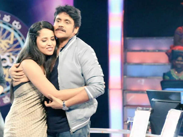 అతని పట్ల మీ అభిమానాన్ని చూపించడానికి సిగ్గుపడకండి