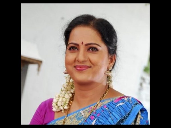 6) బెడ్ రూమ్ డెకరేషన్...