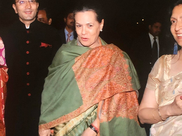 చేనేత వస్త్రాలంటే ఇష్టం..