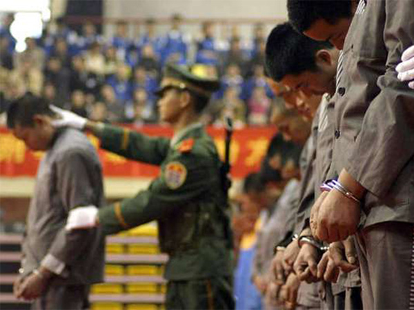 భారత్ లో 14 ఏళ్లు లేదా మరణ శిక్ష..