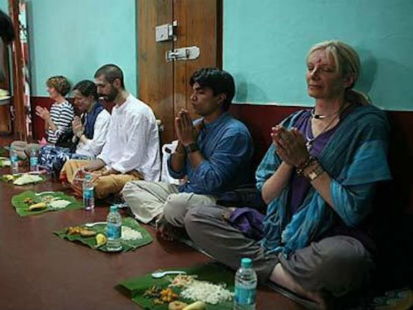 కూర్చొని తినడం వల్ల కలిగే ప్రయోజనాలు