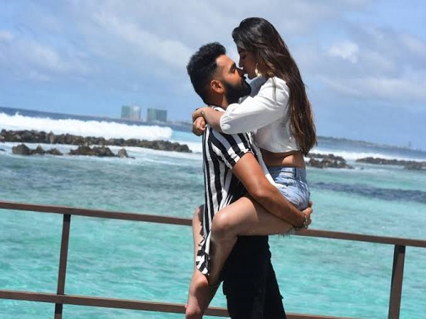 పట్టపగ్గాల్లేని ఆనందంతో...