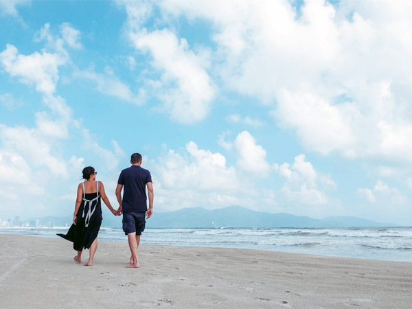 ప్రేమ పావురాల్లా..