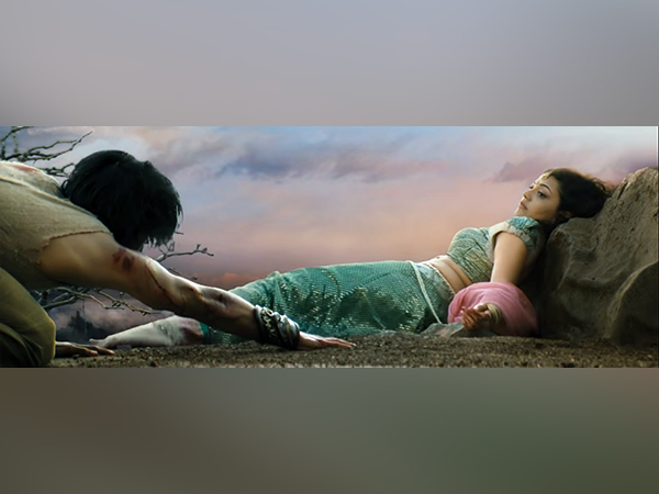 వింత గుర్తులు..