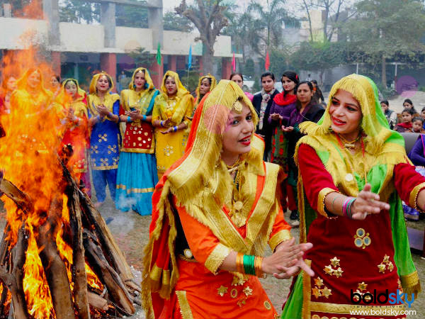 ఉతికిన బట్టలు.. ఉతికిన బట్టలు..