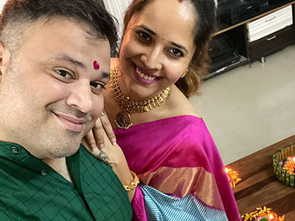 తొలి చూపులోనే..