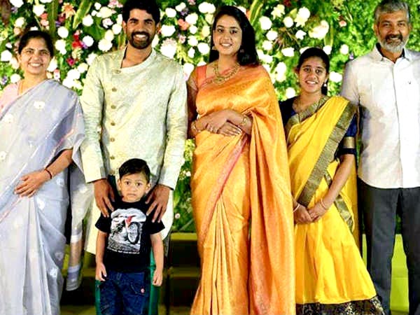 ఆదర్శ కుటుంబం...