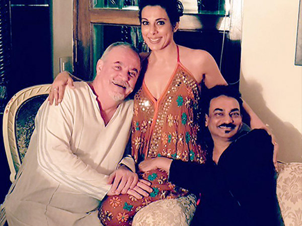 ఇతరుల నివాళి..