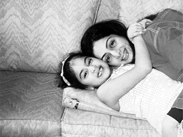 బాల నటిగా..