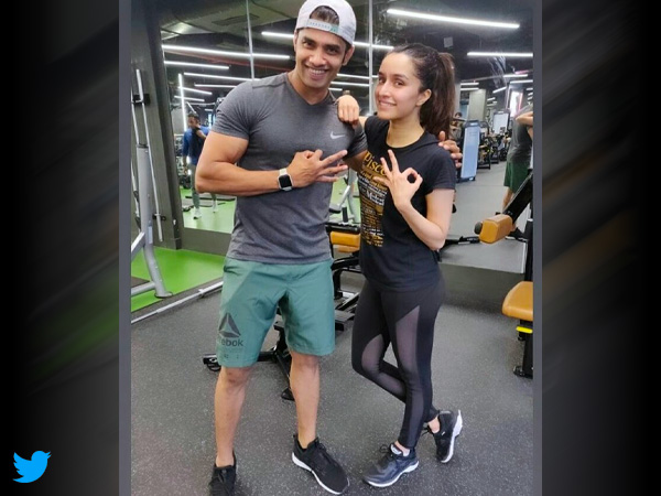 ముంబైలో జననం..