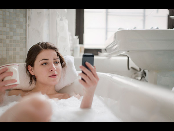  Why dont women get out of unhappy relationship