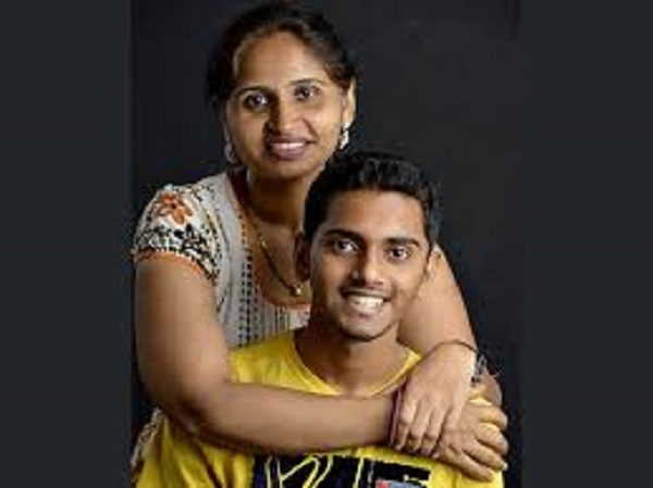 అధికారులను కలిసి..