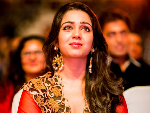 చార్మి బాల్యం..