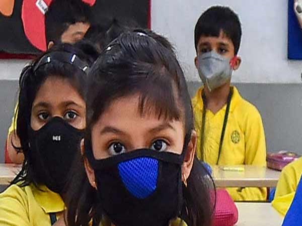 పిల్లలలో కోవిడ్ -19 ప్రసారం చేయకుండా నిరోధిస్తుంది