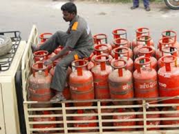 పేమెంట్ కూడా ఫోన్ లోనే..