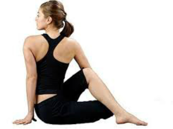 వక్రాసనం లేదా హాఫ్ స్పైనల్ ట్విస్ట్ పోజ్ ఎలా చేయాలి