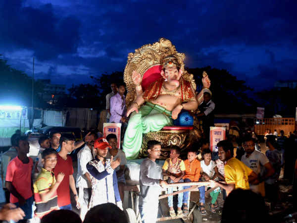 నలుగురు మాత్రమే..