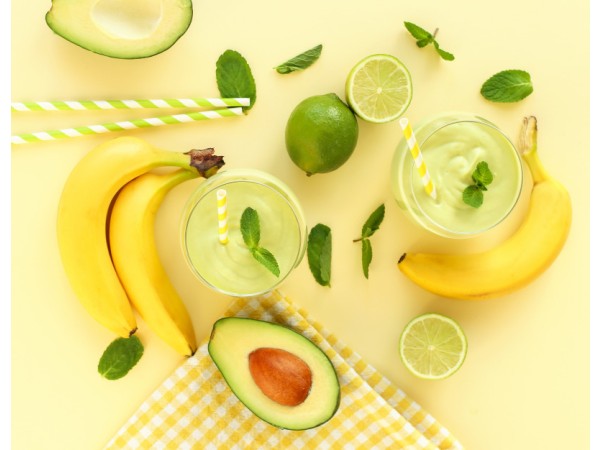 16. ఓవర్రైప్ అరటి మరియు అవోకాడోస్