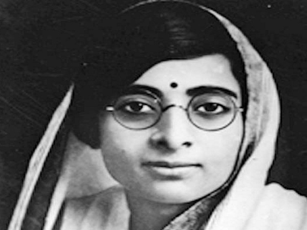 10) కమలా నెహ్రూ