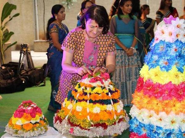 ఎంగిలిపూల బతుకమ్మ అంటే..