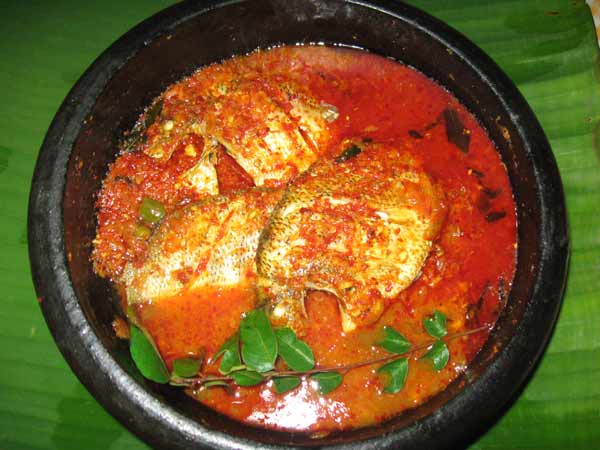 ఆంధ్రా స్పెషల్ చేపల పులుసు...