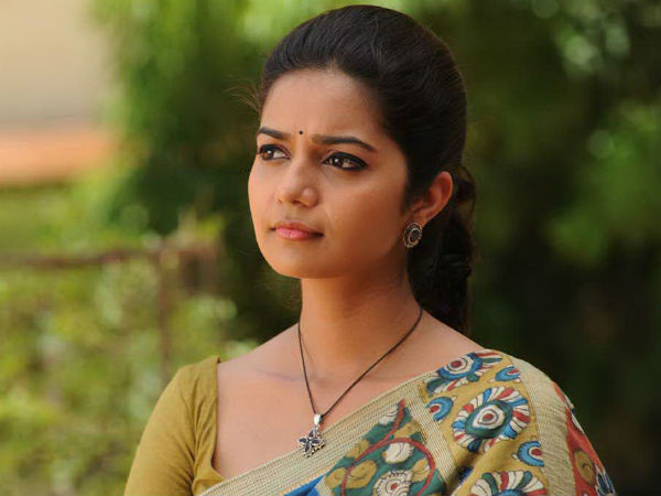 విద్యార్థులు గురువుపై ఉన్న ప్రేమను..