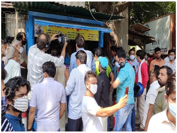 ఢిల్లీలో చిన్న హోటల్..