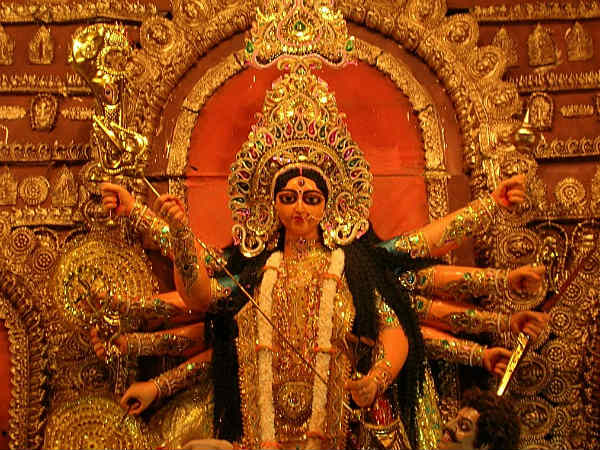పురాణాలతో దుర్గా పూజ అనుబంధం..