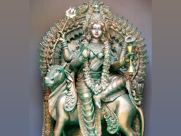 ఈ రంగు ధరిస్తే..