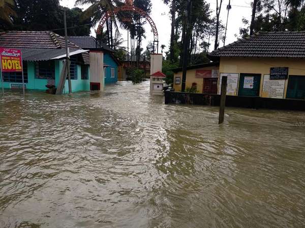 ప్రవహించే నీటిలో నడవకండి..