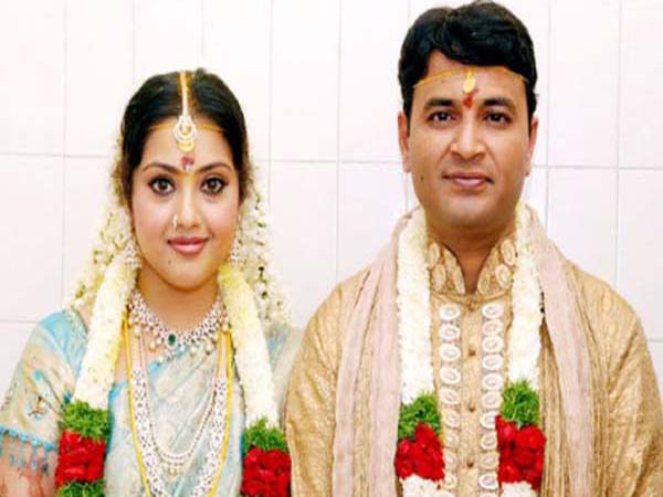 జుట్టును అలా తాకితే..