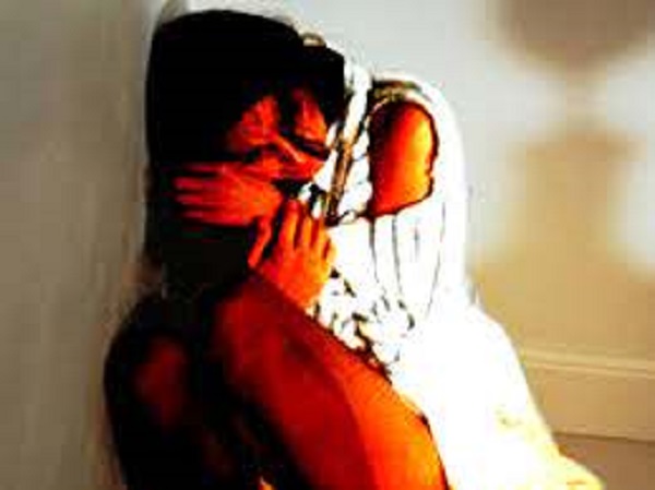 ఎప్పుడైతే తన కుమార్తెను వితంతువుగా చూడవల్సి వస్తుందో ఎప్పుడైతే తన కుమార్తెను వితంతువుగా చూడవల్సి వస్తుందో