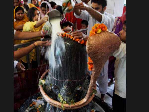 కోరికలు తీరుతాయని..