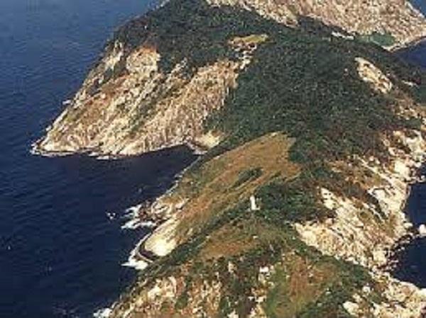 ఇల్హా డా గుయిమాటా గ్రాండే లేదా స్నేక్ ఐలాండ్